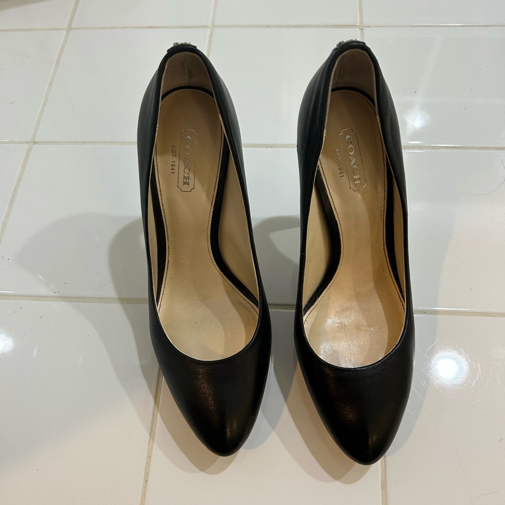 Women’s leather pumps - Picture 2 of 3